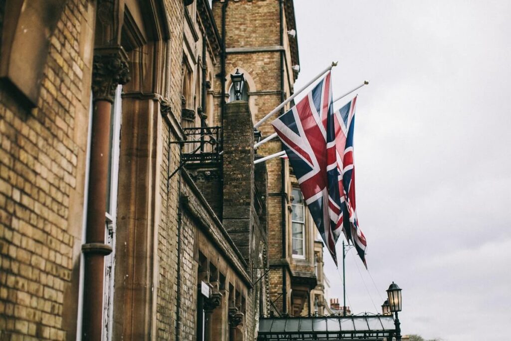 how to invest in UK